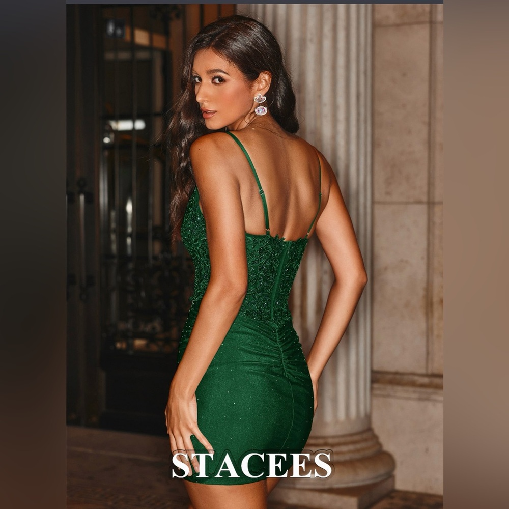 Elegant Green Lace Dress - Picture 2 of 6